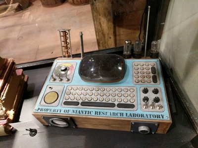 We designed and fabricated this 1950s retro industrial style ingress scanner for the Niantic themed lobby in San Francisco. 	